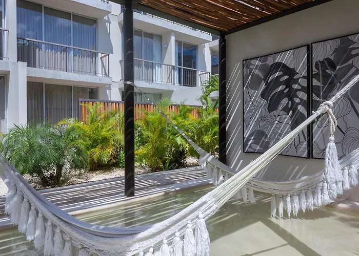 Aruna Apartment